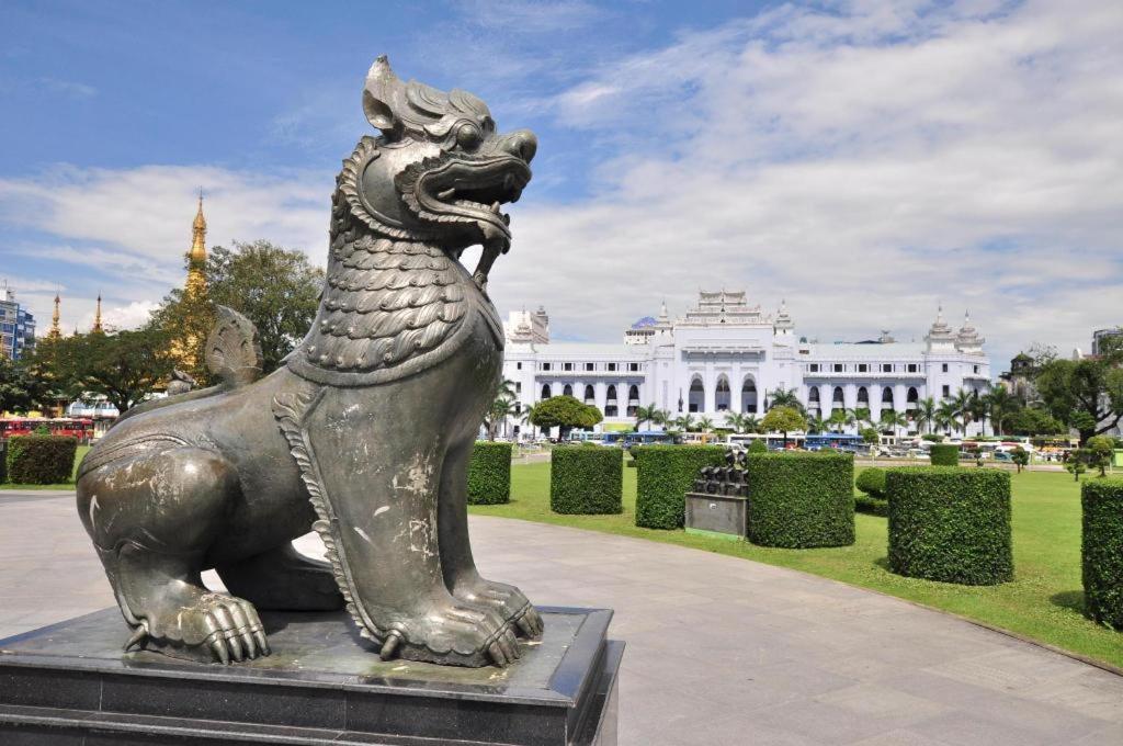 Virati Hotel Yangon Ngoại thất bức ảnh