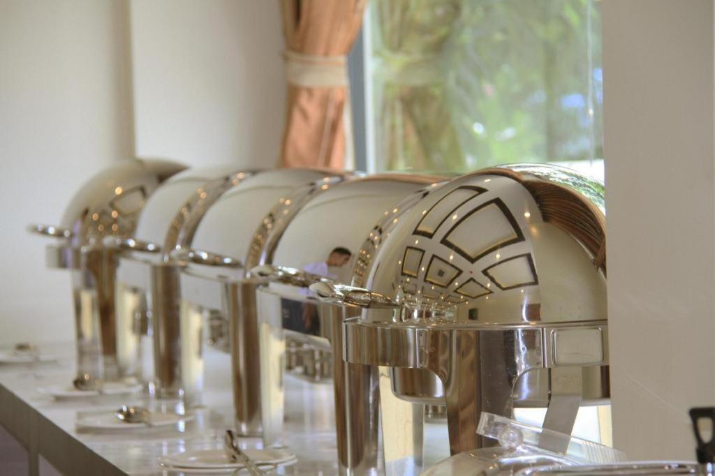 Virati Hotel Yangon Ngoại thất bức ảnh