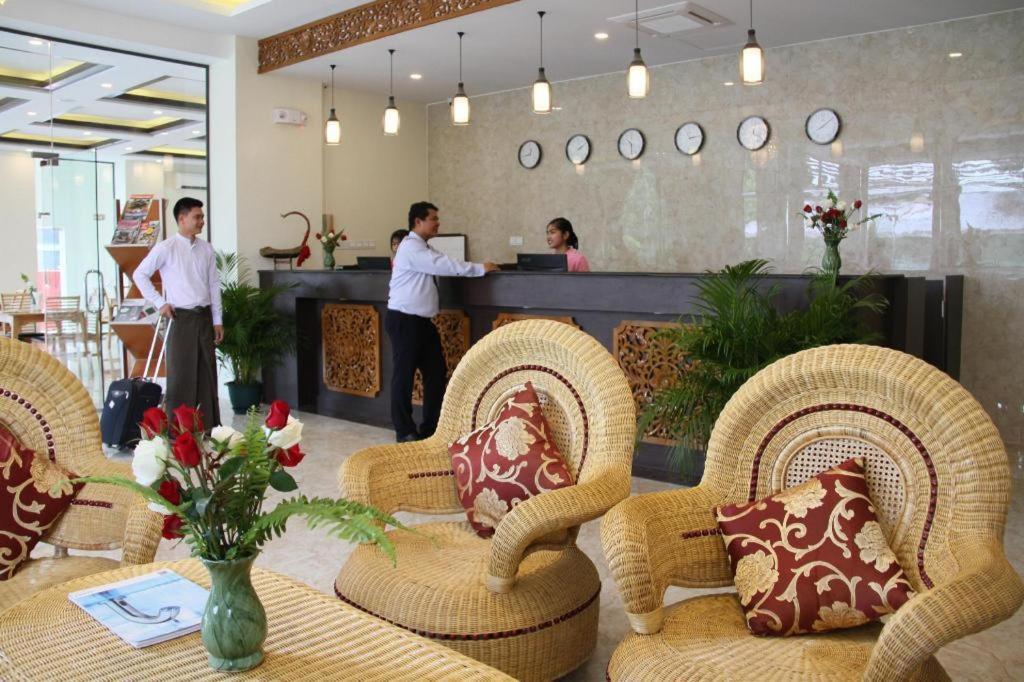 Virati Hotel Yangon Ngoại thất bức ảnh