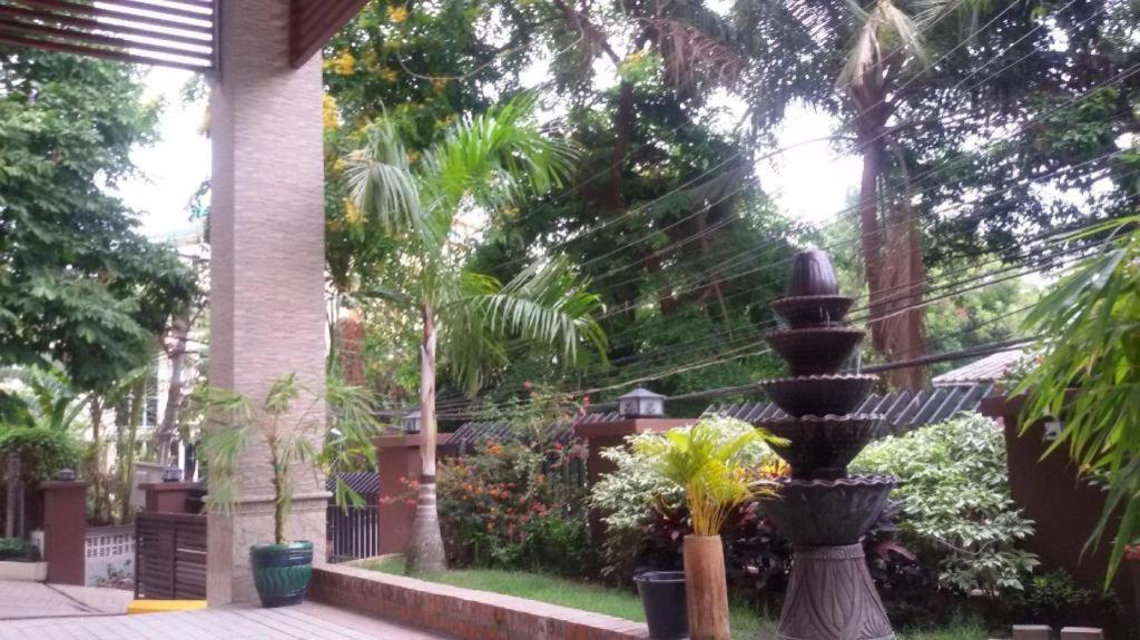 Virati Hotel Yangon Ngoại thất bức ảnh
