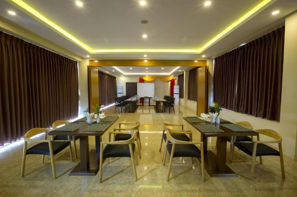 Virati Hotel Yangon Ngoại thất bức ảnh