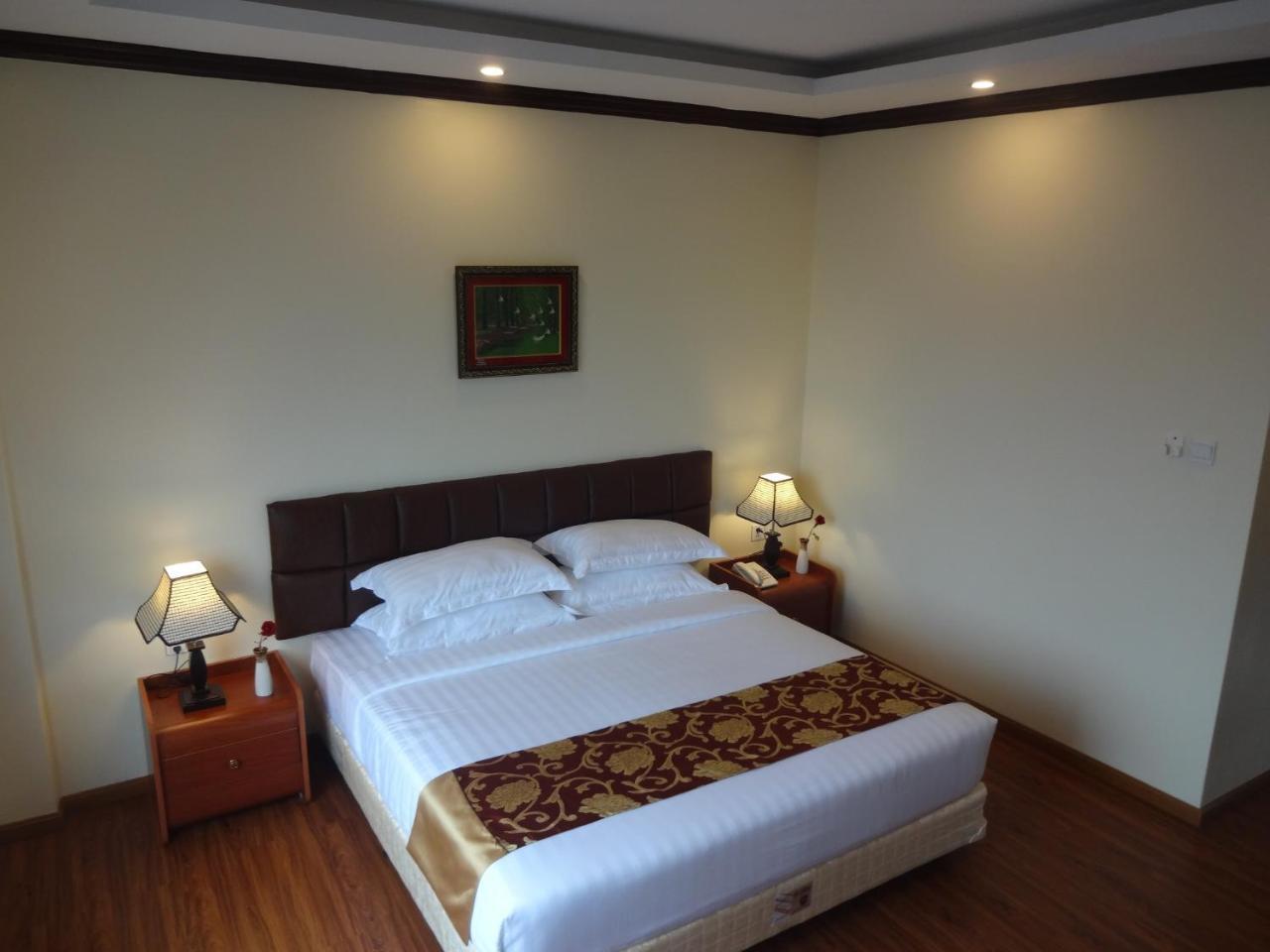 Virati Hotel Yangon Ngoại thất bức ảnh