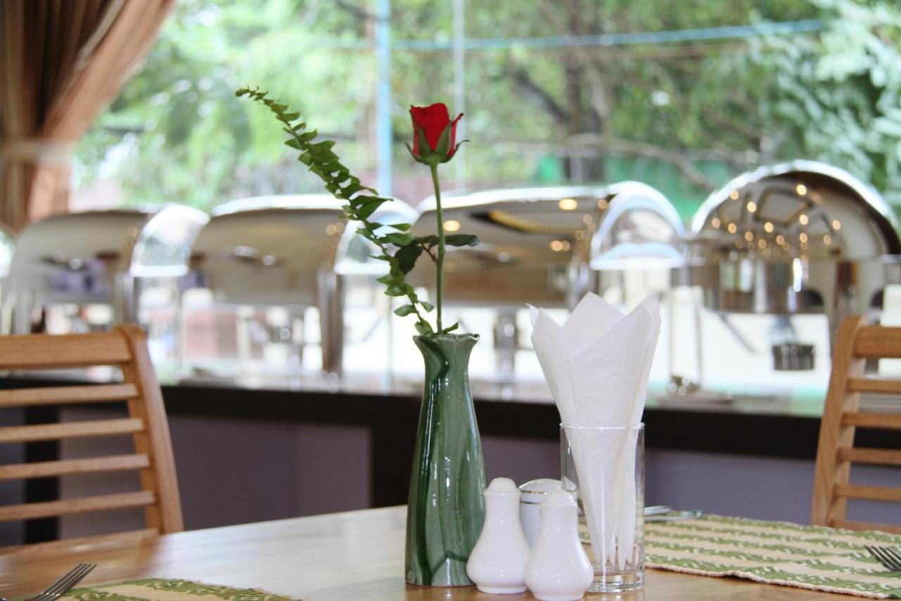 Virati Hotel Yangon Ngoại thất bức ảnh
