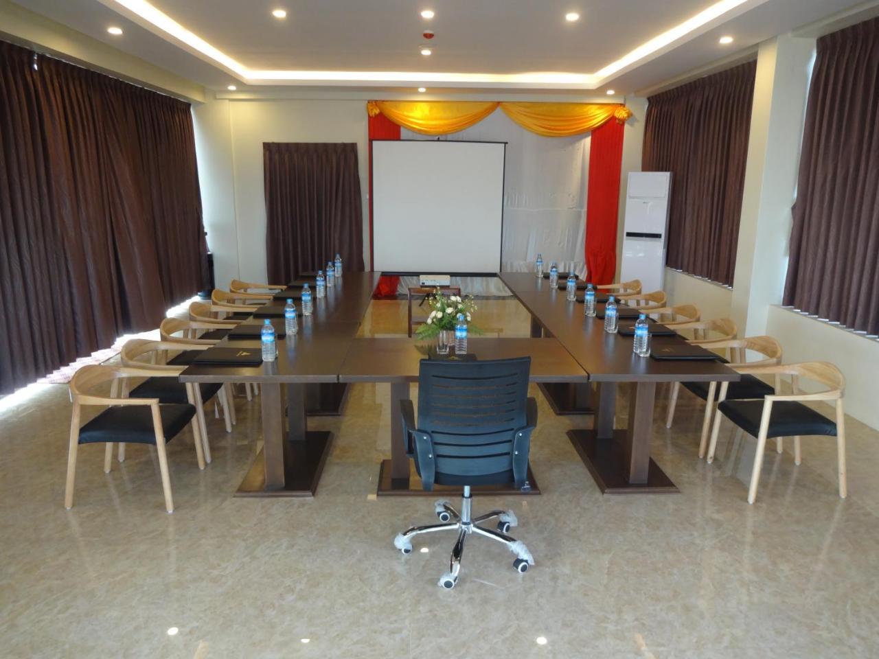 Virati Hotel Yangon Ngoại thất bức ảnh