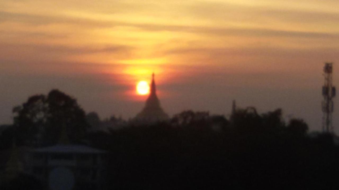 Virati Hotel Yangon Ngoại thất bức ảnh
