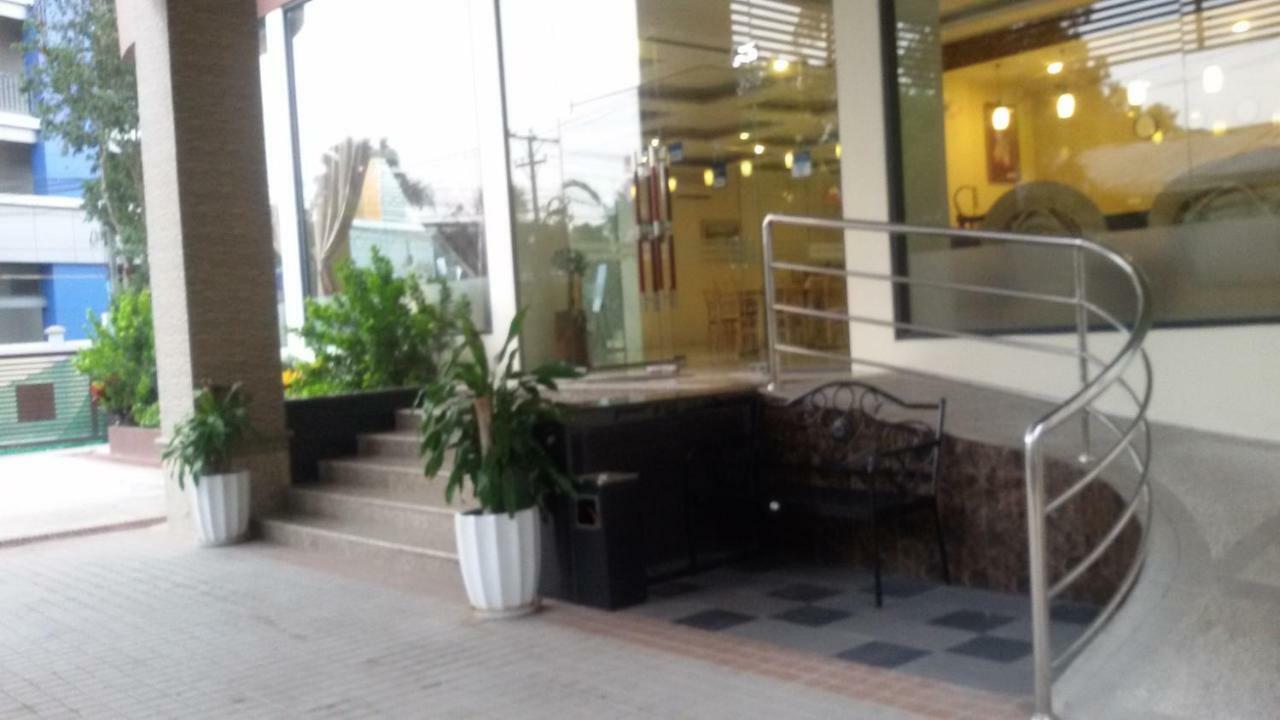 Virati Hotel Yangon Ngoại thất bức ảnh