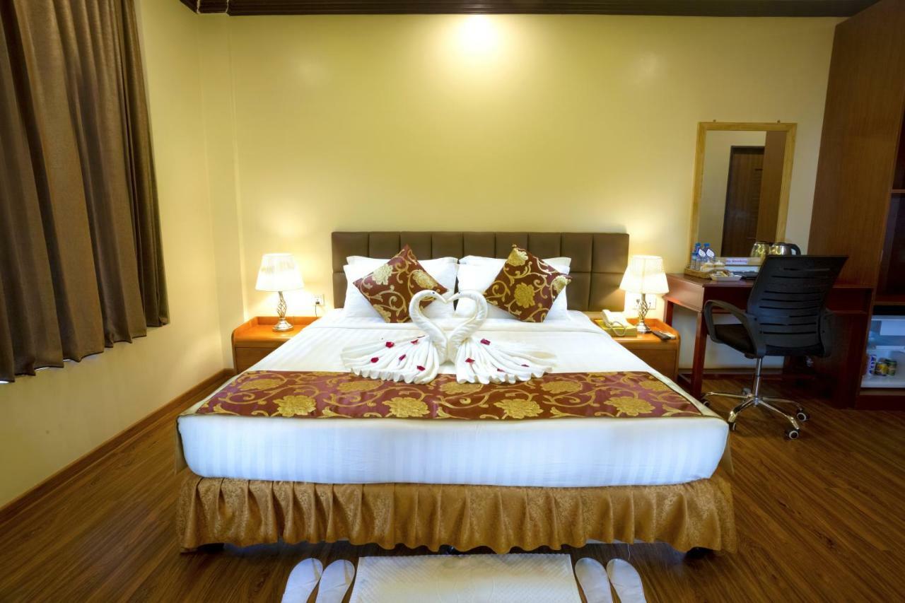 Virati Hotel Yangon Ngoại thất bức ảnh