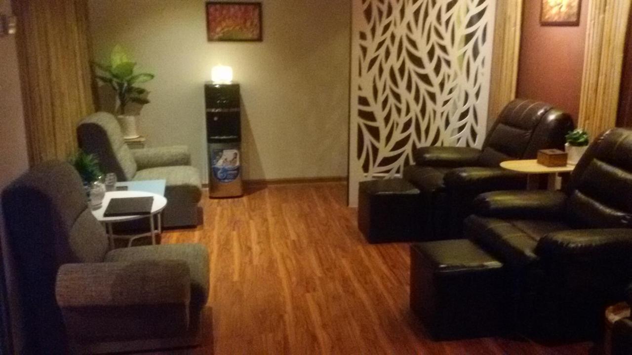 Virati Hotel Yangon Ngoại thất bức ảnh